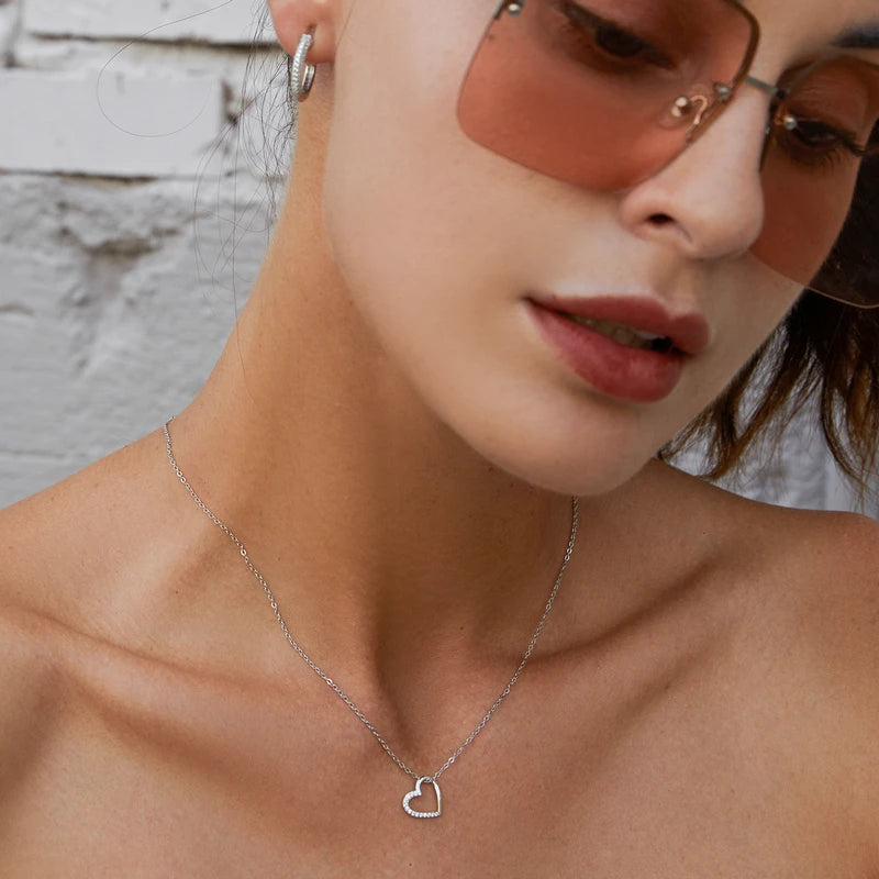 The shape of Love Heart Chain Necklace
